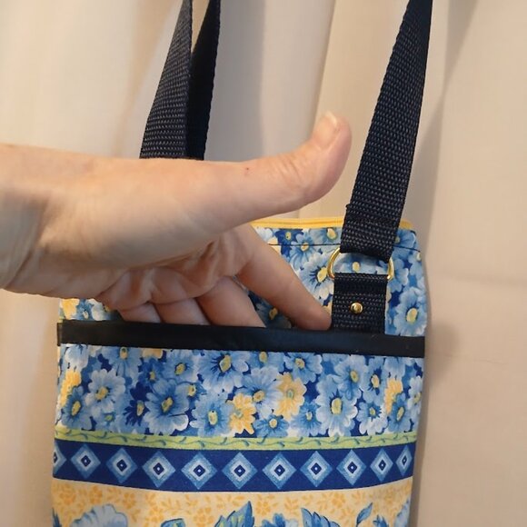 New Pleather trim Roses Crossbody Bag Purse Blue Yellow Zip Sling Travel bag - Picture 11 of 12